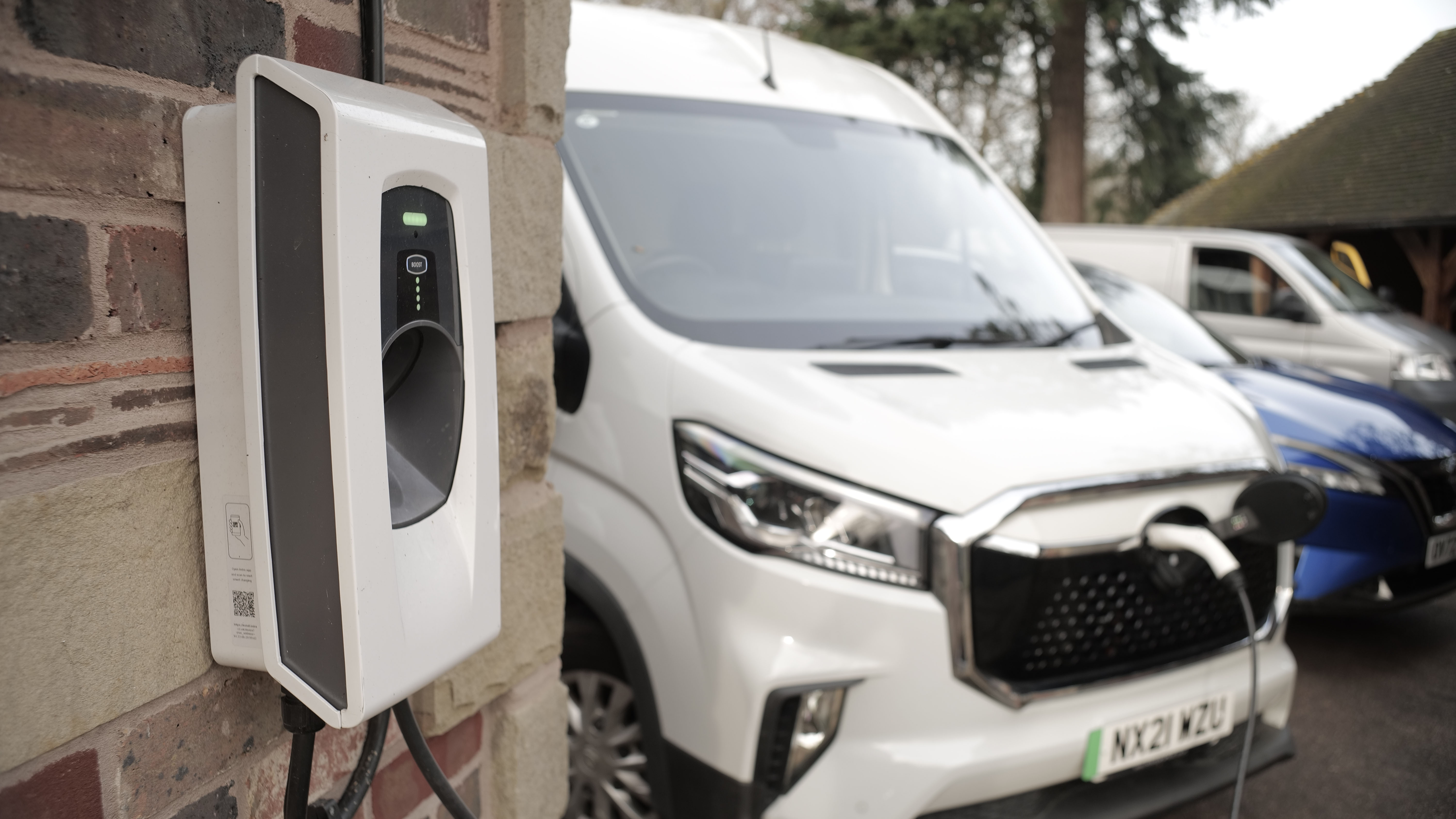 MAXUS E DELIVER 9 MWB ELECTRIC FWD 150kW High Roof Van 88kWh Auto